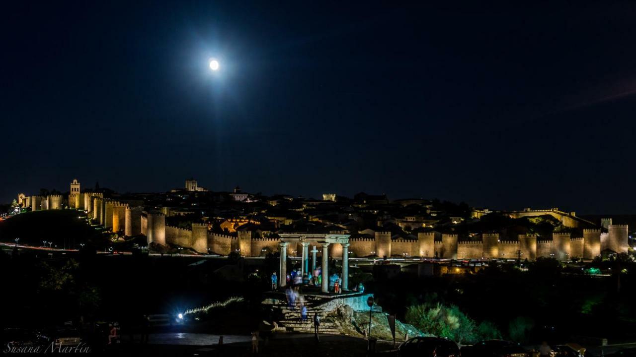 La Casa De La Luna Ávila Exterior foto